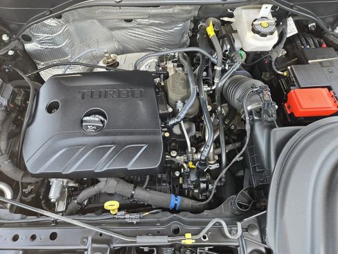 Used 2023 Buick Encore GX Essence w/ Experience Buick Package FWD image 28