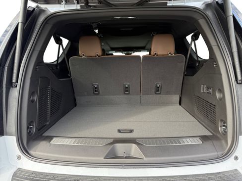 New 2026 Chevrolet Suburban High Country AWD/4WD image 17