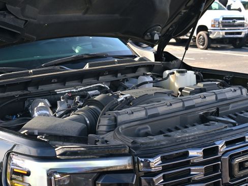 Used 2024 GMC Sierra 3500 Denali Ultimate image 8
