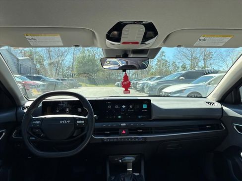 Used 2025 Kia K4 LXS image 7