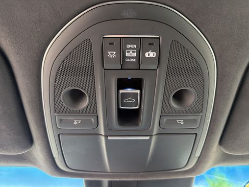 Used 2019 Genesis G80 3.3T Sport RWD image 19