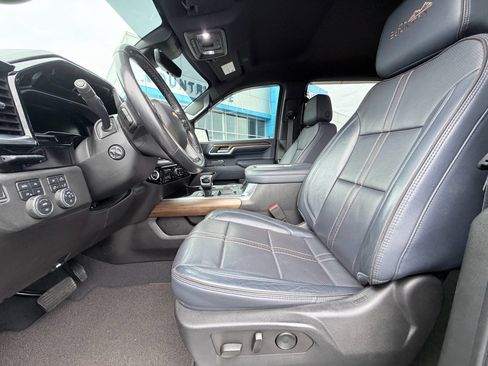 Used 2022 Chevrolet Silverado 1500 High Country w/ Technology Package image 21