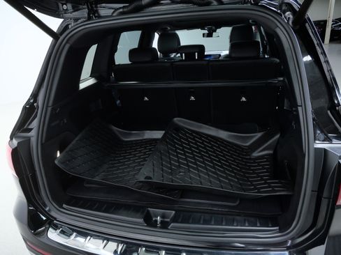Used 2023 Mercedes-Benz GLB 250 4MATIC image 7