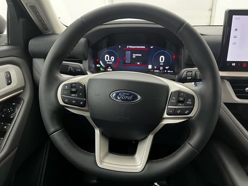 Used 2026 Ford Explorer Active w/ Active Comfort Package AWD/4WD image 21