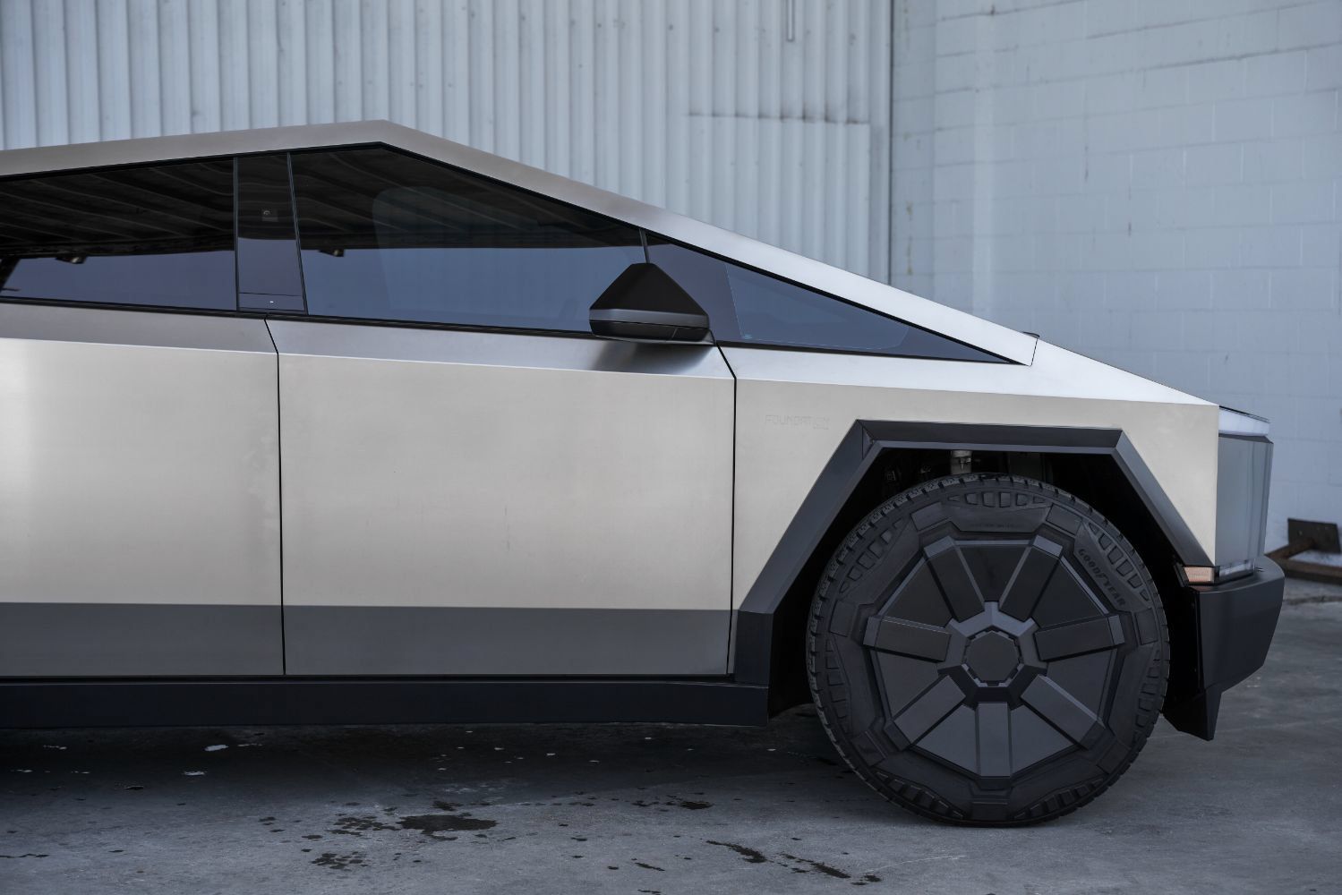 Used 2024 Tesla Cybertruck Cyberbeast AWD/4WD image 22