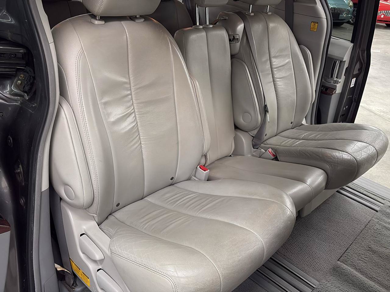 Used 2011 Toyota Sienna XLE w/ Premium Pkg FWD image 15