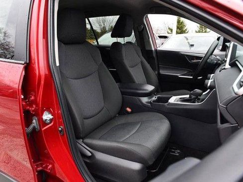 Used 2025 Toyota RAV4 XLE AWD/4WD image 20