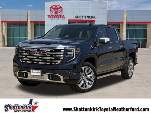 Used 2023 GMC Sierra 1500 Denali w/ Denali Reserve Package AWD/4WD image 1
