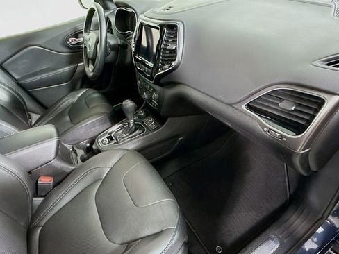 Used 2021 Jeep Cherokee Limited image 30