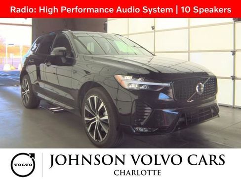 Used 2023 Volvo XC60 B5 Core image 1