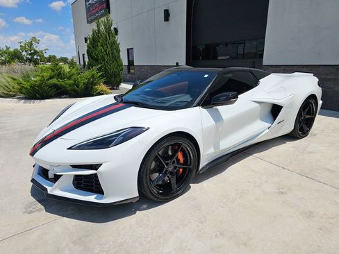 Used 2025 Chevrolet Corvette E-Ray AWD/4WD image 30