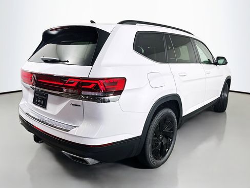 New 2026 Volkswagen Atlas SE image 7