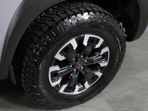 Certified 2022 Nissan Frontier Pro-X image 9