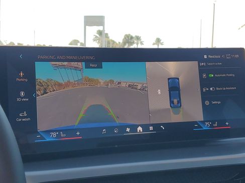 Used 2025 BMW 230i Coupe w/ M Sport Package image 20