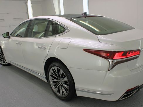 Used 2018 Lexus LS 500 w/ Luxury Package RWD image 16