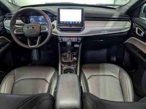 Used 2025 Jeep Compass Limited w/ Elite Group AWD/4WD image 12