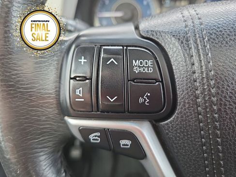 Used 2017 Toyota Sienna XLE image 26