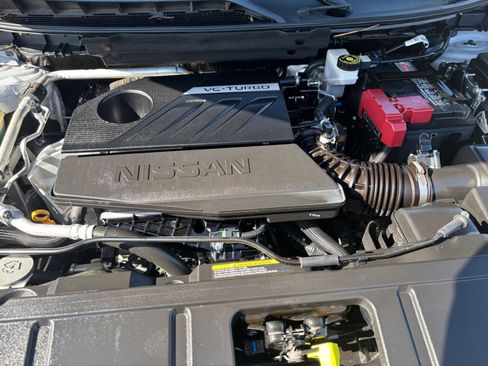 Used 2025 Nissan Rogue SV FWD image 33
