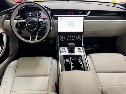 Used 2024 Jaguar XF R-Dynamic SE AWD/4WD image 29