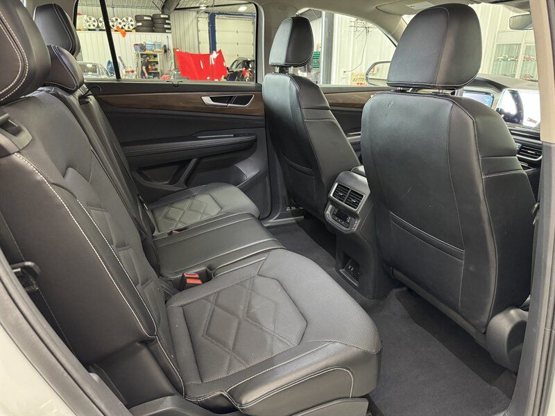 Used 2024 Volkswagen Atlas SE AWD/4WD image 13