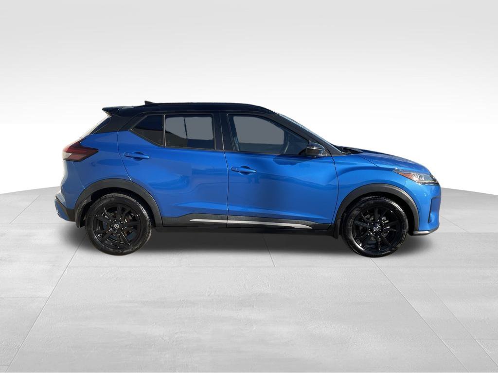Used 2021 Nissan Kicks SR FWD image 4