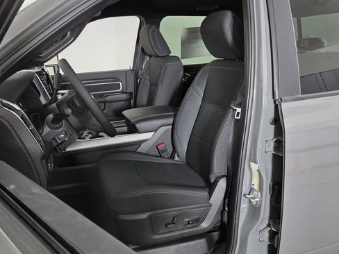 New 2026 RAM 2500 Big Horn AWD/4WD image 13