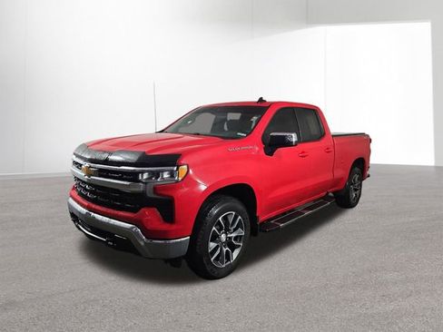 Used 2024 Chevrolet Silverado 1500 LT image 2