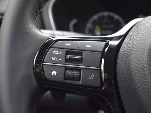 New 2025 Honda Pilot Touring image 12