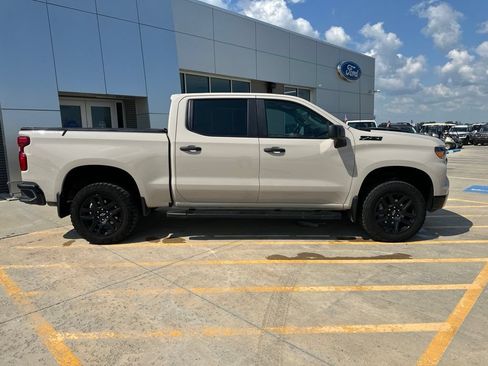 Used 2026 Chevrolet Silverado 1500 Custom Trail Boss w/ LPO, Dark Essentials Package AWD/4WD image 12