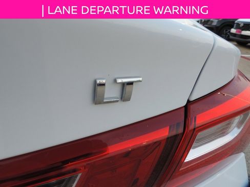 Used 2024 Chevrolet Malibu LT image 14