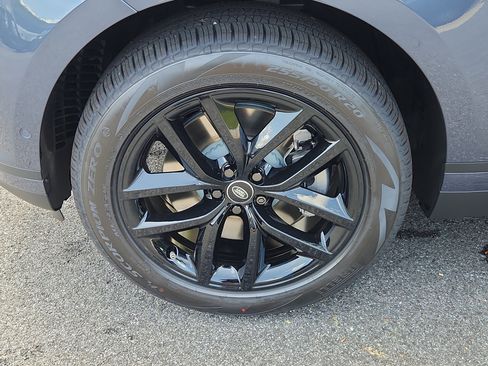 Used 2026 Land Rover Range Rover Velar S image 9