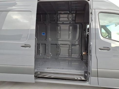 New 2025 Mercedes-Benz Sprinter 2500 image 23
