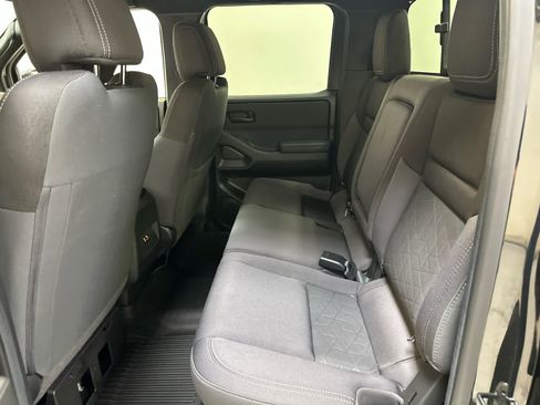 Certified 2026 Nissan Frontier SV w/ All-Weather Content Package AWD/4WD image 17