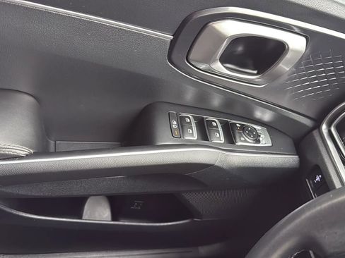 Used 2024 Kia Sorento S image 22