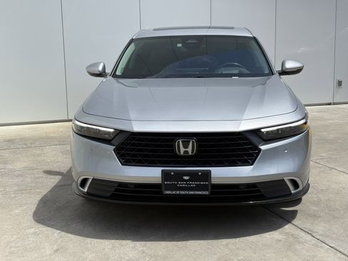 Used 2023 Honda Accord Touring image 3