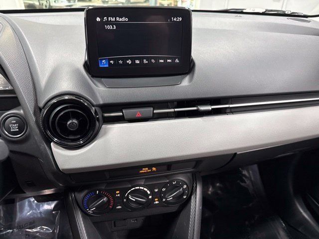 Used 2019 Toyota Yaris L FWD image 16