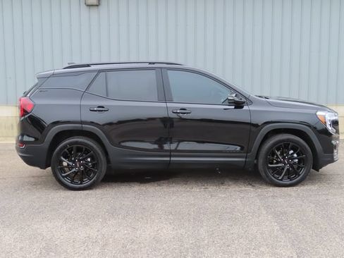 Used 2024 GMC Terrain SLT w/ Elevation Edition AWD/4WD image 2