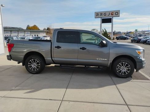 Used 2022 Nissan Titan SV w/ Accessory Utility Package image 4