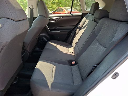 Used 2021 Toyota RAV4 XLE w/ Convenience Package AWD/4WD image 10