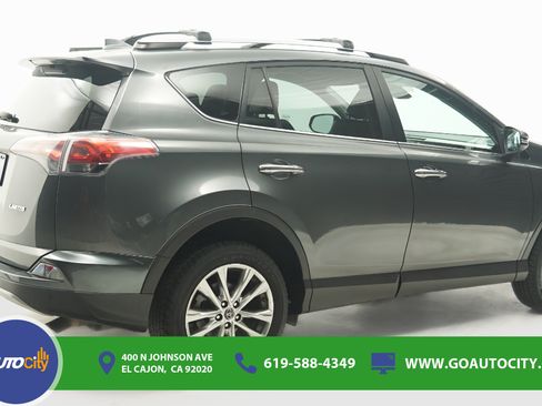 Used 2018 Toyota RAV4 Limited w/ Advanced Technology Package FWD image 8