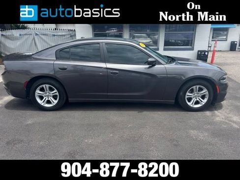 Used 2015 Dodge Charger SE w/ Power Sunroof Group RWD image 7