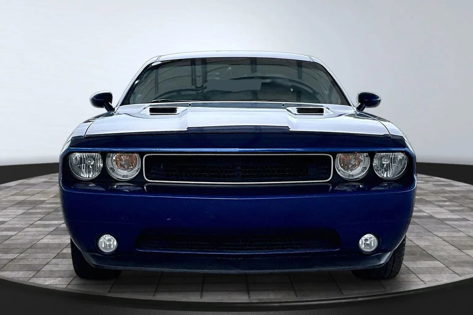 Used 2012 Dodge Challenger R/T RWD image 2