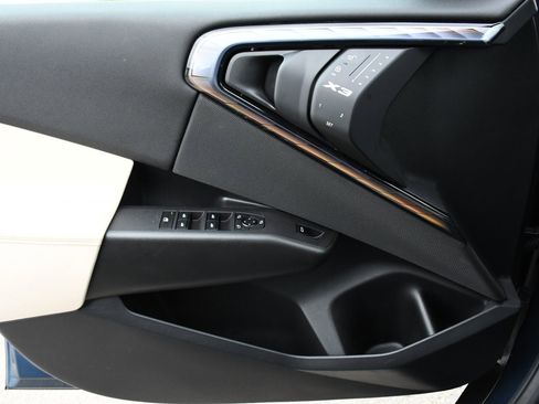 Certified 2025 BMW X3 xDrive30i w/ Convenience Package image 18