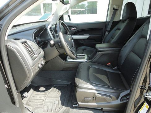 Used 2022 Chevrolet Colorado LT w/ Luxury Package image 3