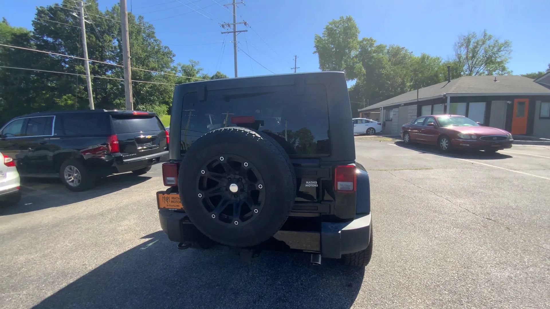 Used 2016 Jeep Wrangler Sahara w/ Connectivity Group AWD/4WD image 7