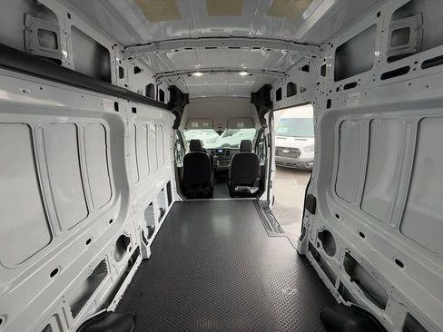 Used 2025 Ford Transit 250 148 High Roof image 25