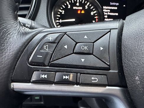 Used 2018 Nissan Rogue SV w/ Premium Package image 24