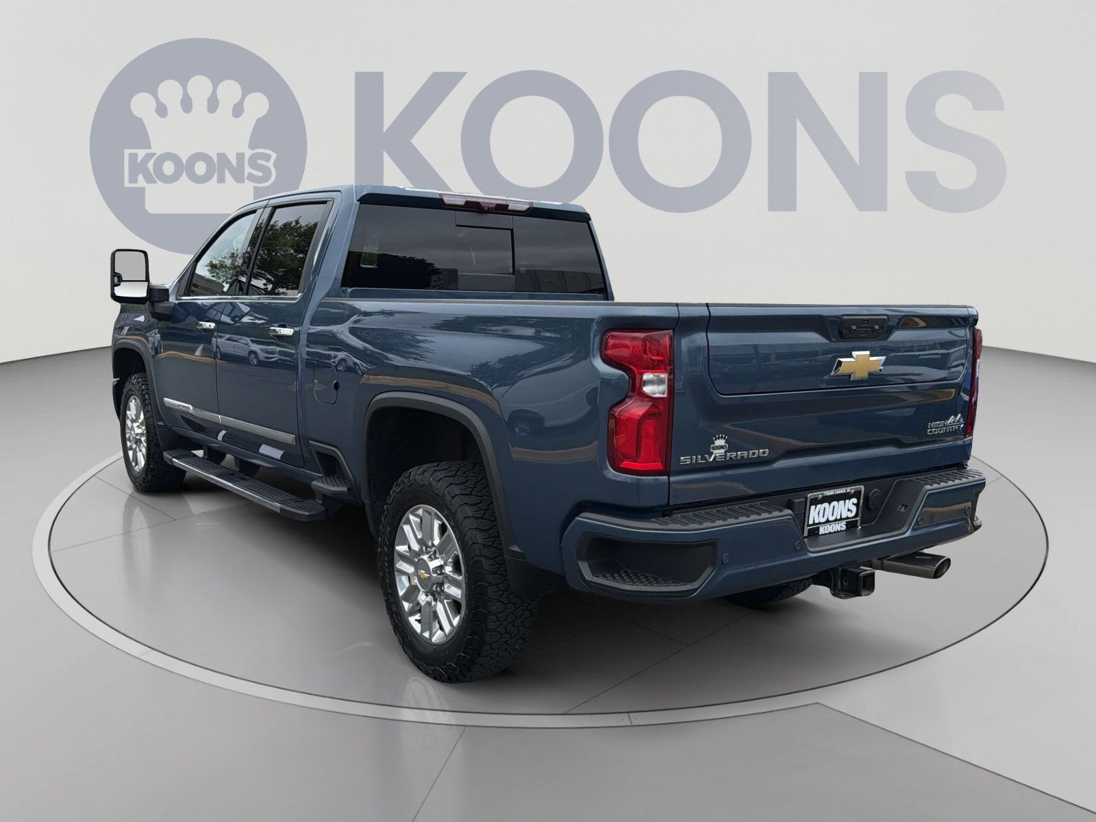 Used 2024 Chevrolet Silverado 2500 High Country w/ High Country Premium Package AWD/4WD image 4
