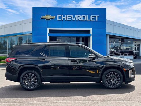 Used 2023 Chevrolet Traverse RS w/ LPO, Floor Liner Package AWD/4WD image 5