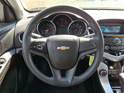 Used 2014 Chevrolet Cruze LT image 20